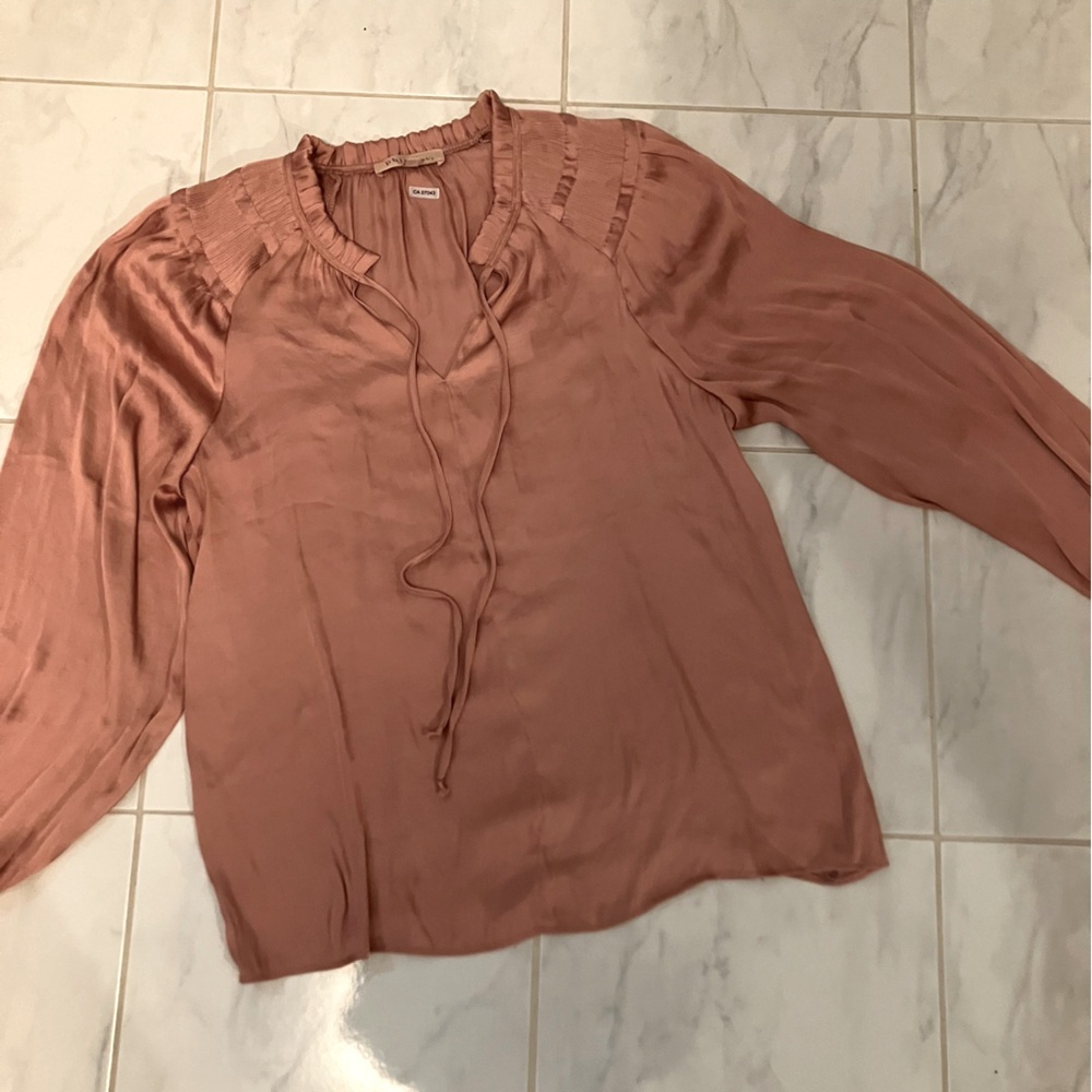 Philosophy Women's Pink Blouse / tunic. Long sleeve. Silky feel. EUC!